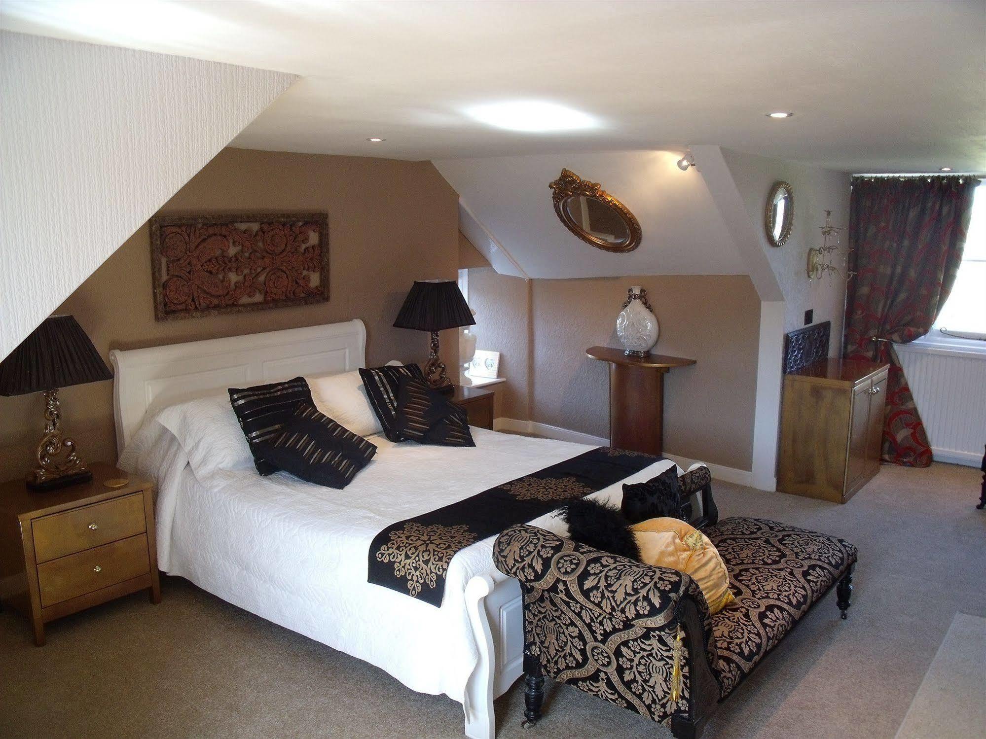 The Globe Inn Chagford Bagian luar foto
