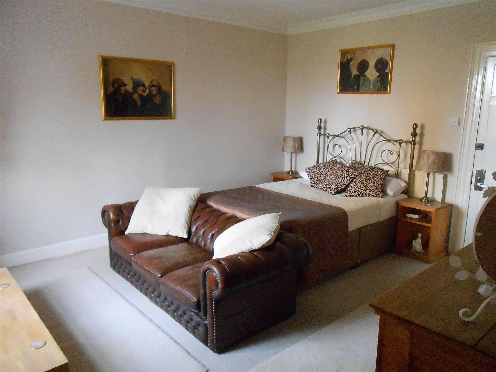 The Globe Inn Chagford Bagian luar foto