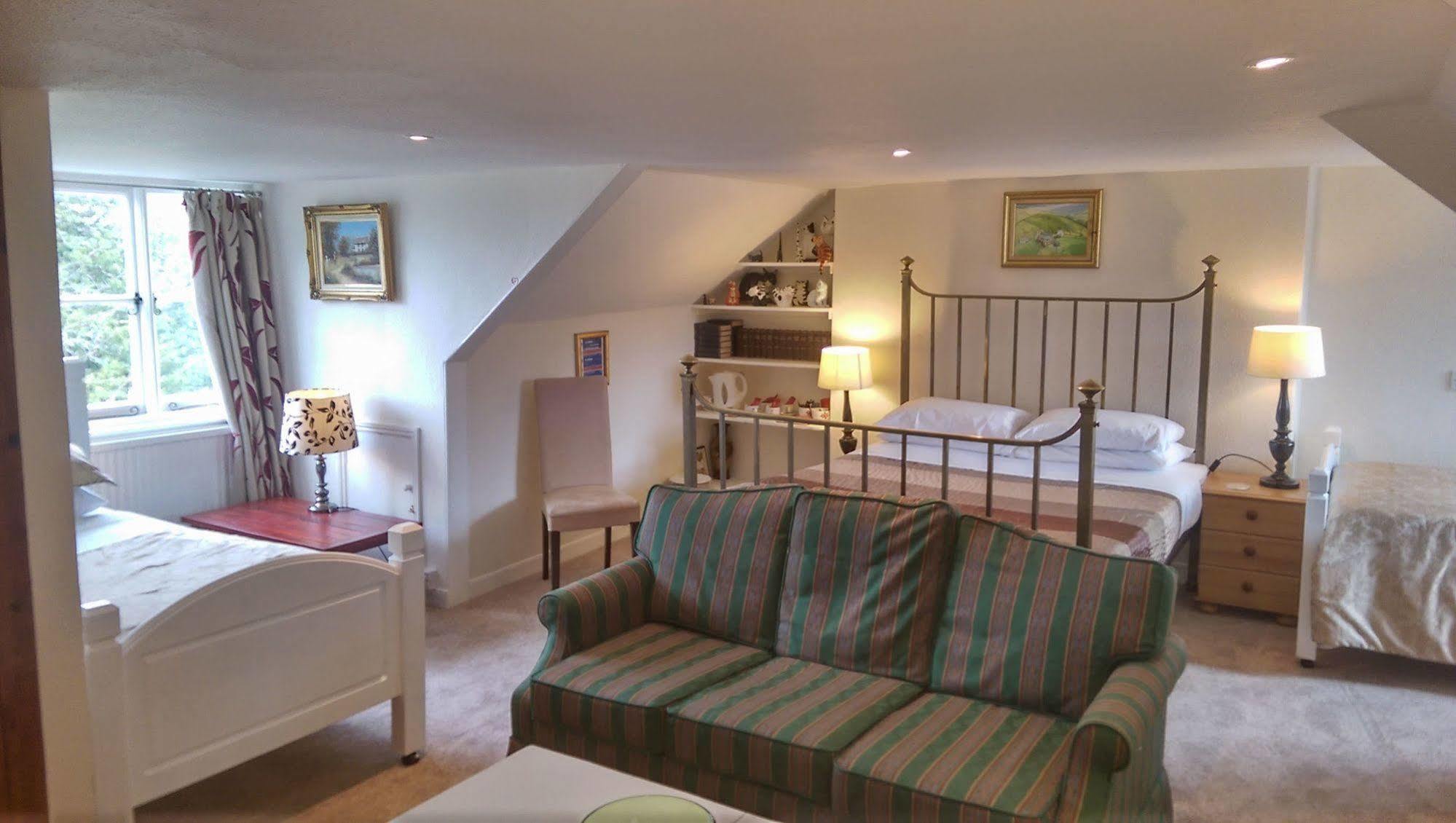 The Globe Inn Chagford Bagian luar foto