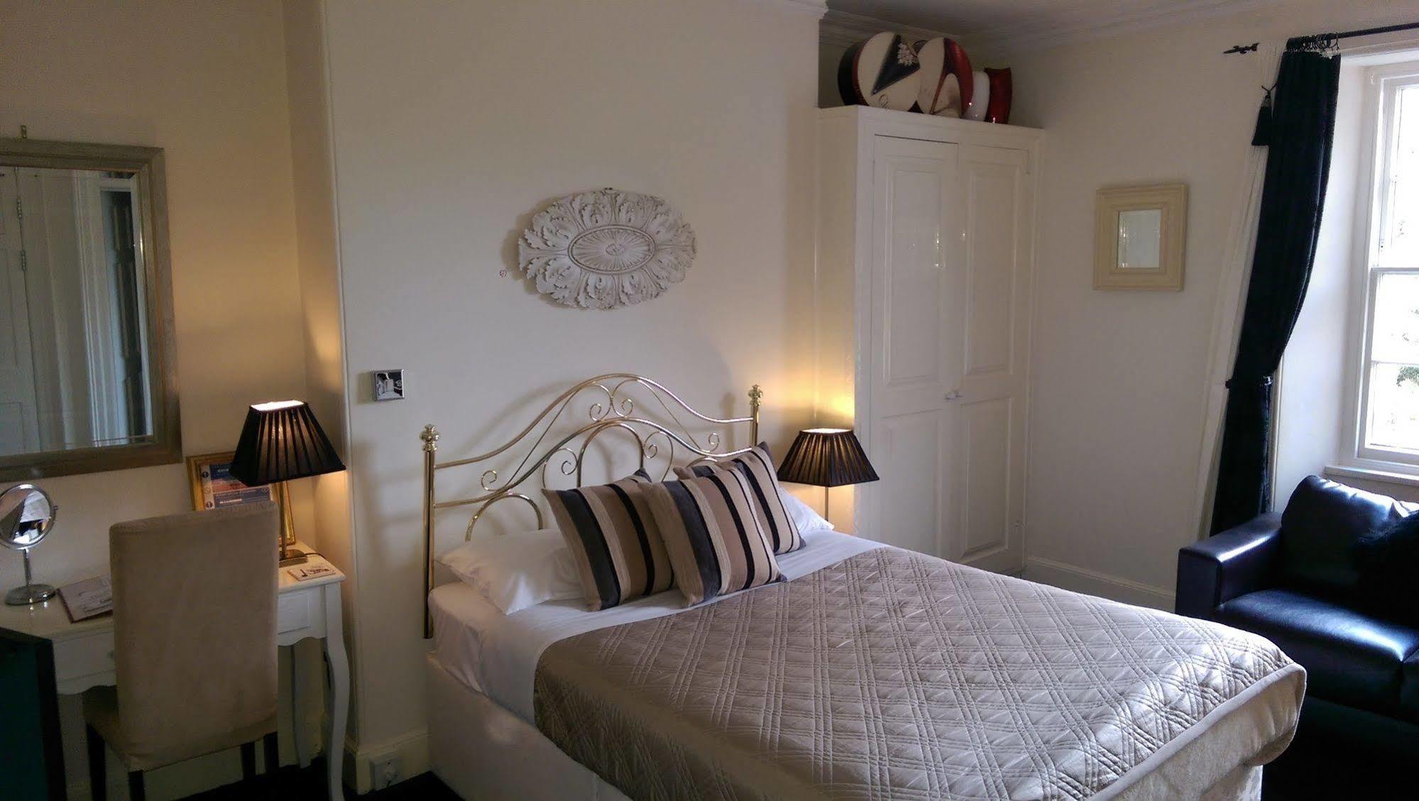 The Globe Inn Chagford Bagian luar foto